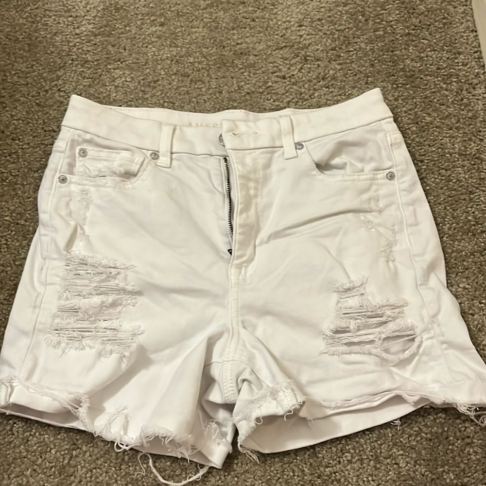 Women’s white American eagle jean shorts size 6